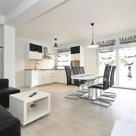 Апартаменты Matkovic- Two Bedroom With Balcony Свети-Филип-и-Яков