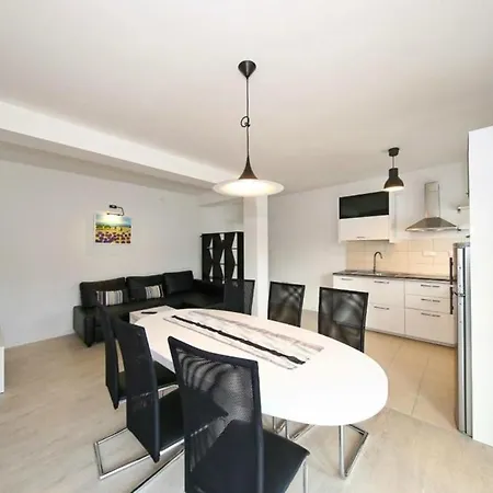 Matkovic- Two Bedroom With Balcony * Свети-Филип-и-Яков