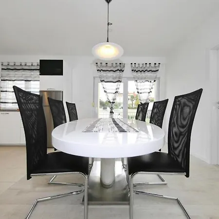 Matkovic- Two Bedroom With Balcony