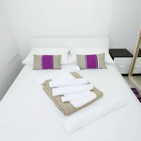 Matkovic- Two Bedroom With Balcony * Свети-Филип-и-Яков